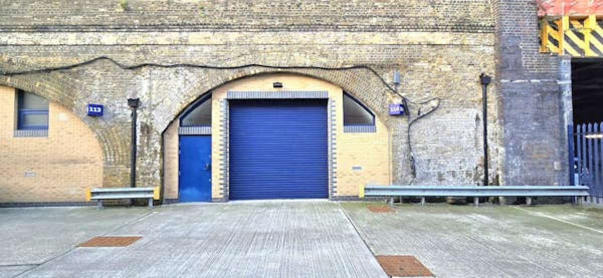 Industrial Unit in London - photo 2