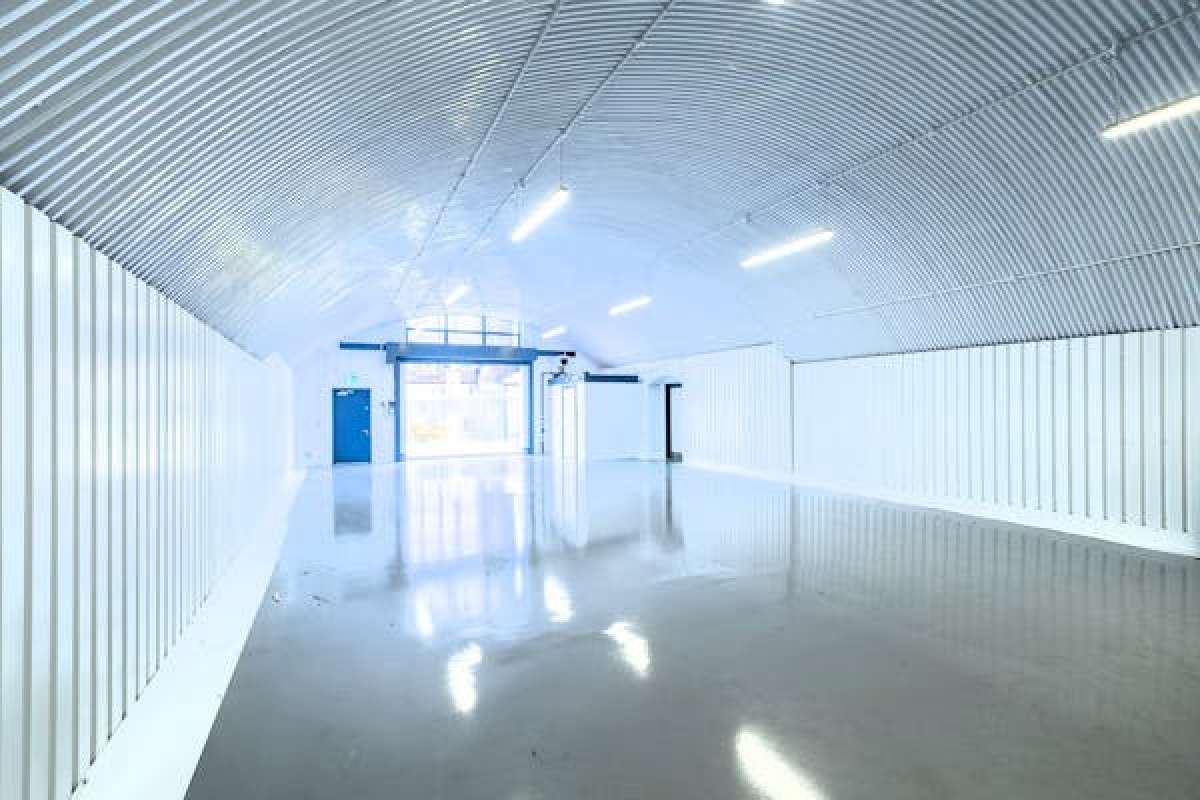 Industrial Unit in London - photo 3