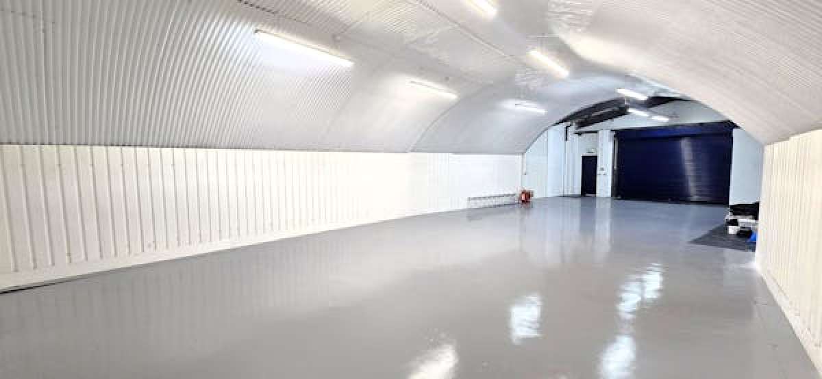 Industrial Unit in London - photo 3