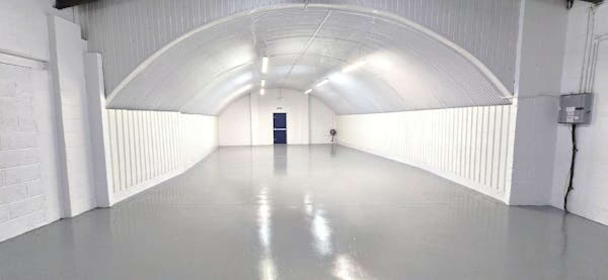 Industrial Unit in London - photo 2