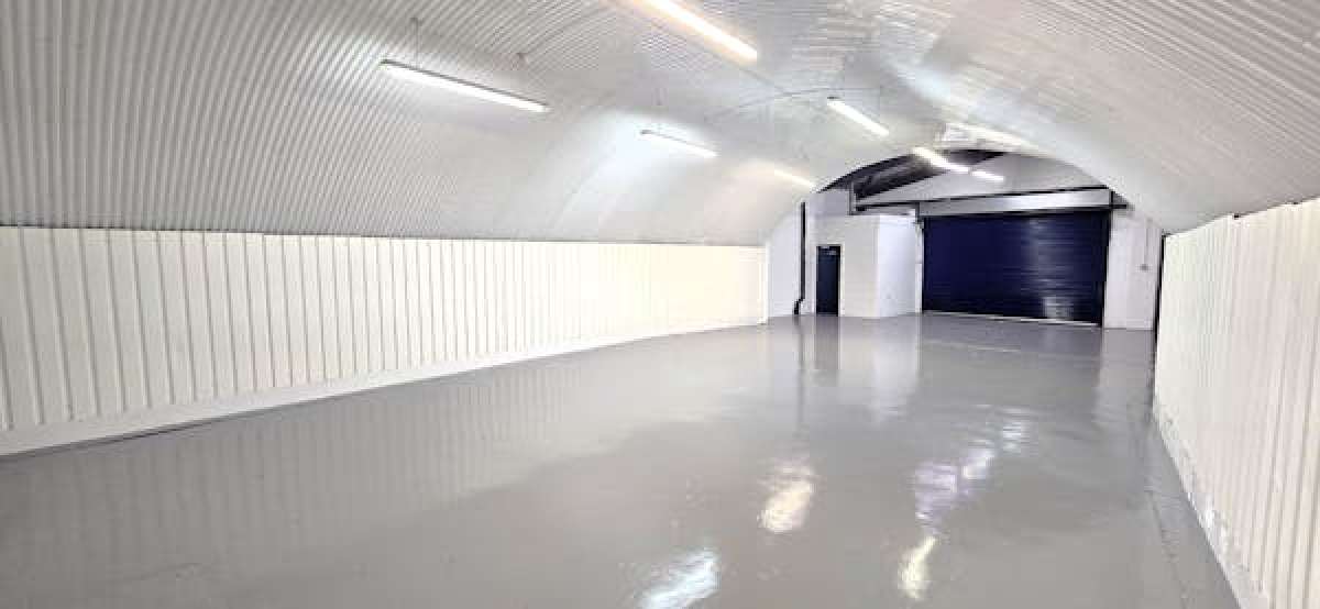 Industrial Unit in London - photo 4