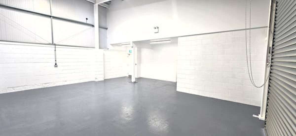 Industrial Unit in Rainham - photo 2