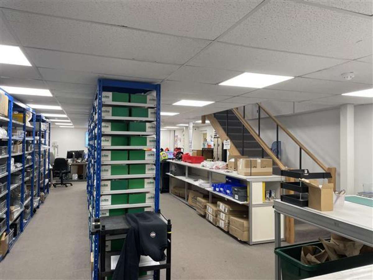 Industrial Unit in Waterlooville - photo 3