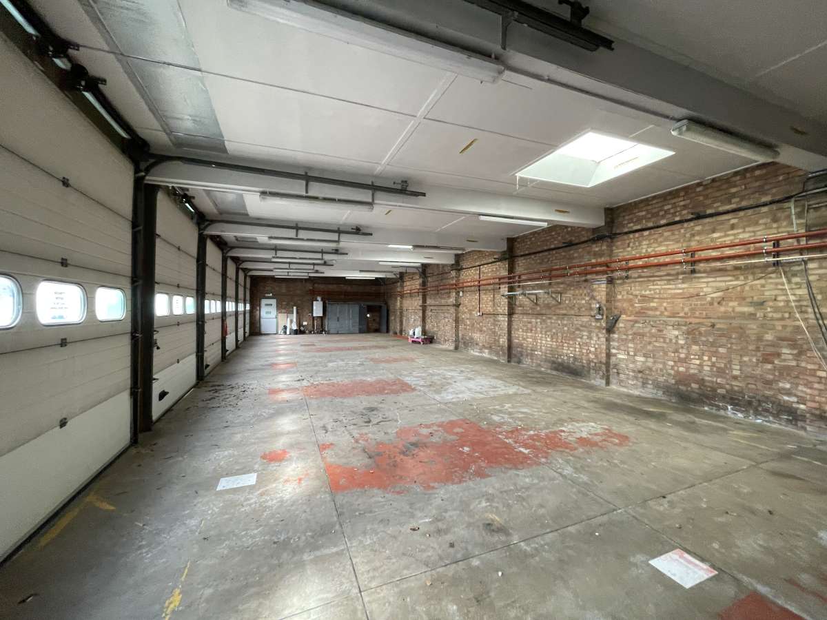 Industrial Unit in Bury St. Edmunds - photo 2