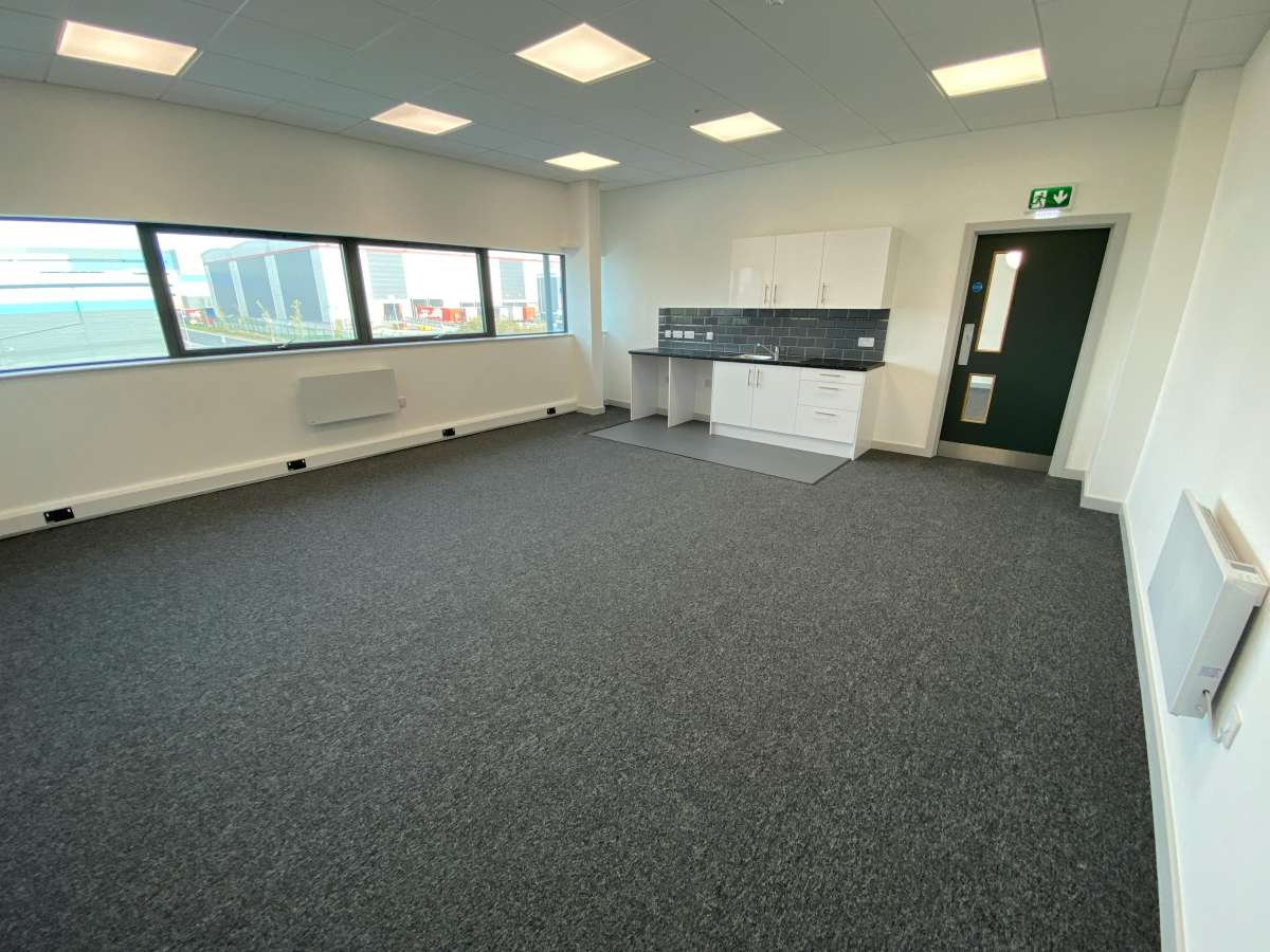 Industrial Unit in Dartford - photo 3