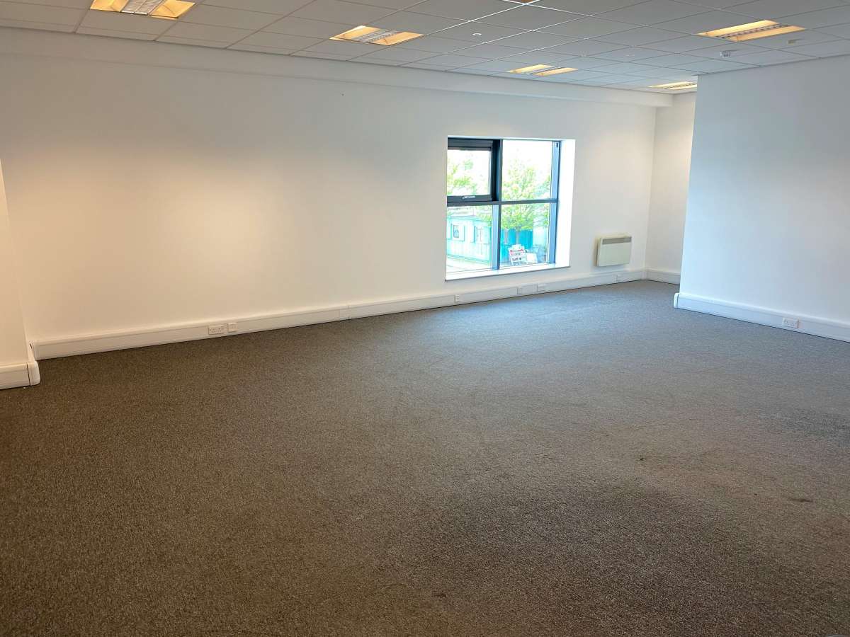 Industrial Unit in Grays - photo 3