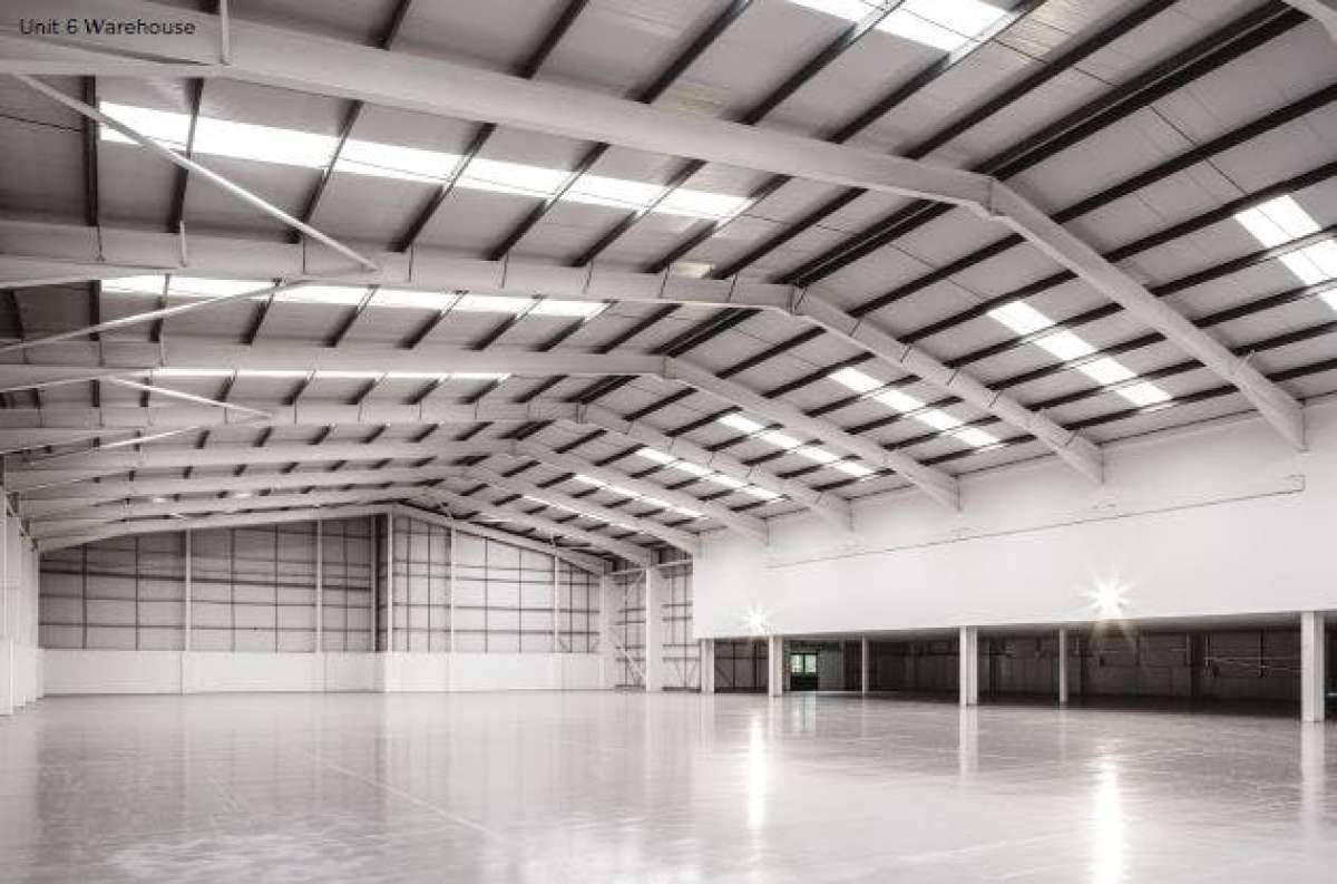 Industrial Unit in Barking - photo 2