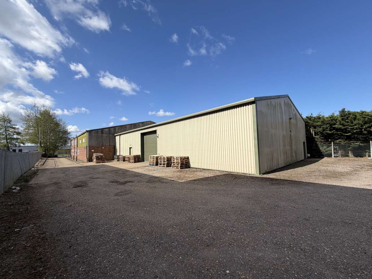Industrial Unit in King's Lynn - photo 3