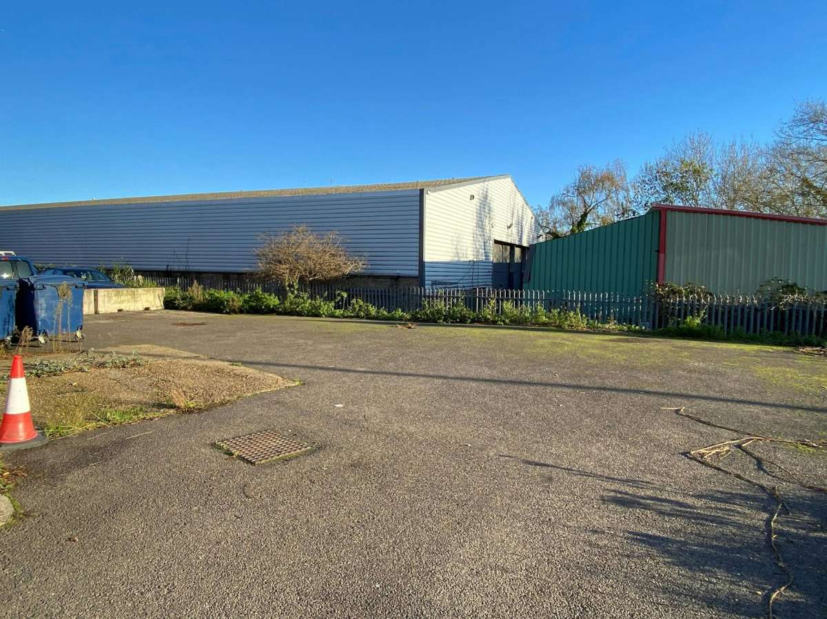 Industrial Unit in Tonbridge - photo 2