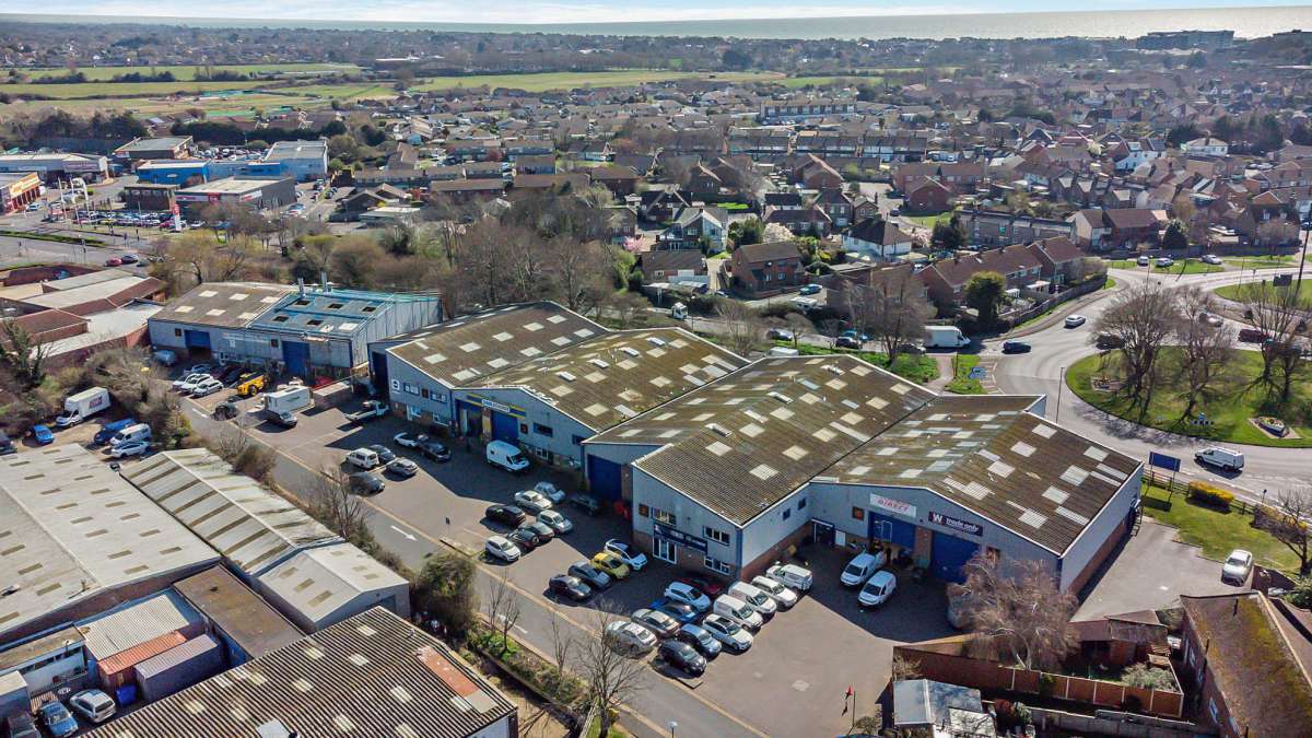 Industrial Unit in Bognor Regis - photo 4