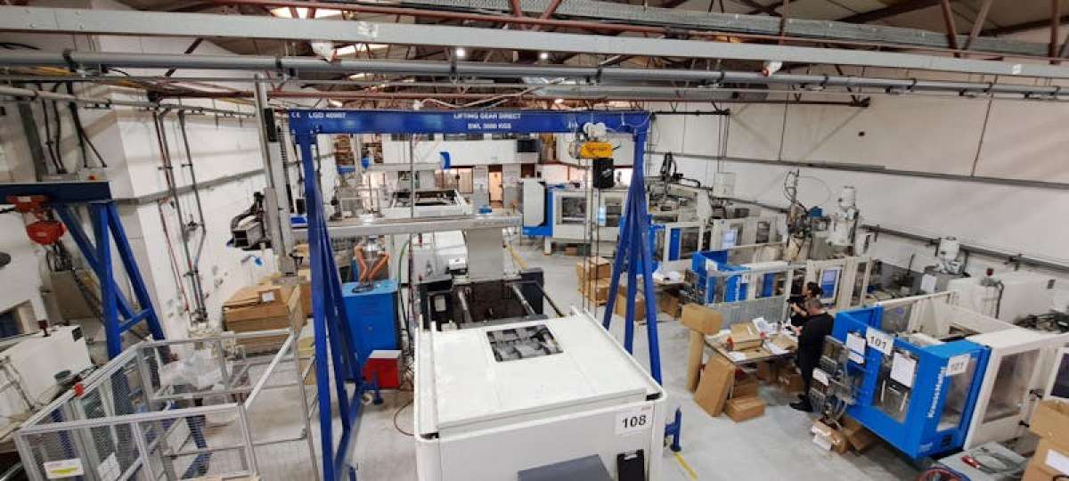 Industrial Unit in Camberley - photo 3