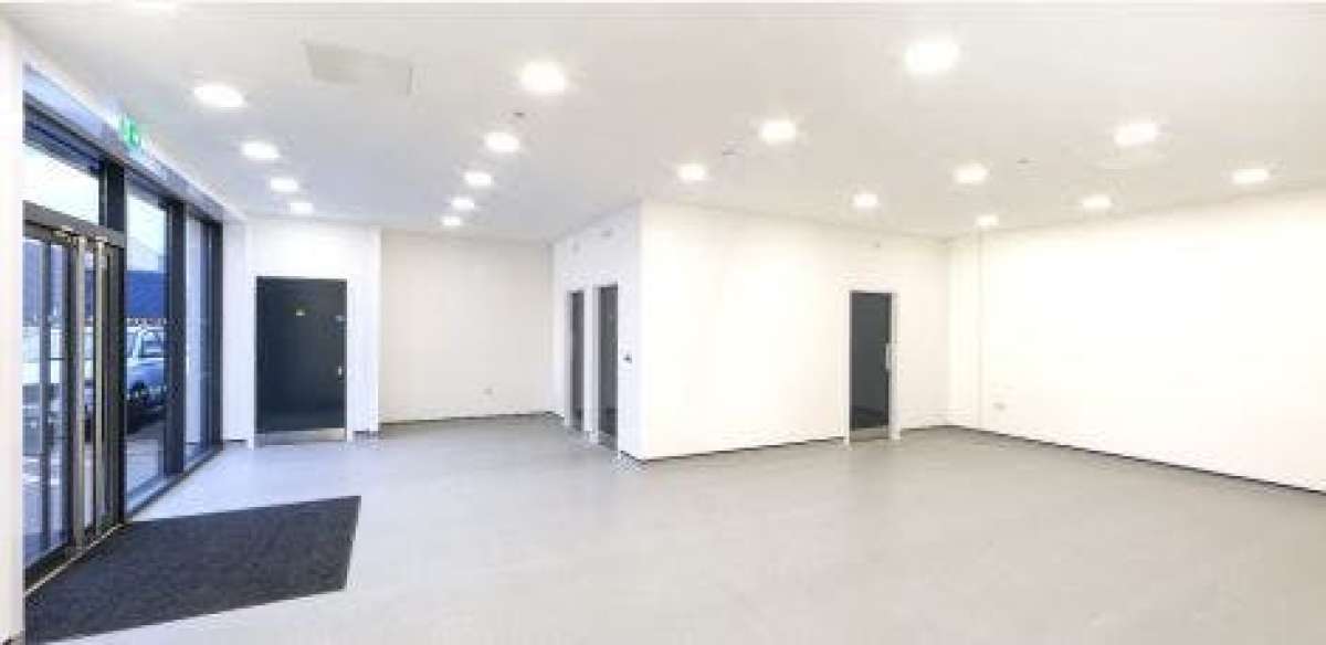 Industrial Unit in Crayford - photo 3