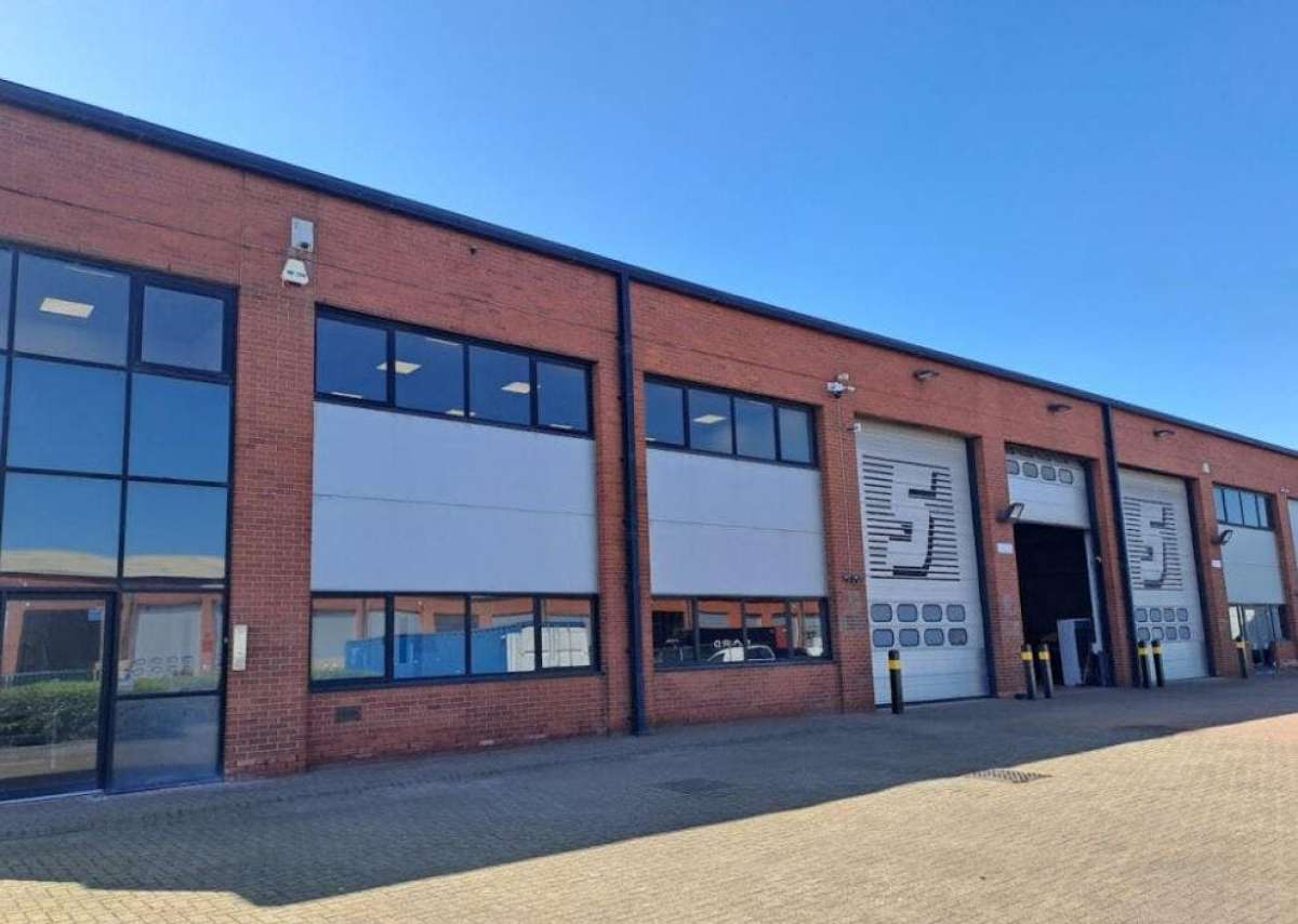 Industrial Unit in West Thurrock - photo 2