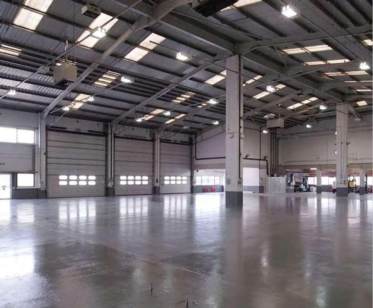 Industrial Unit in West Thurrock - photo 4