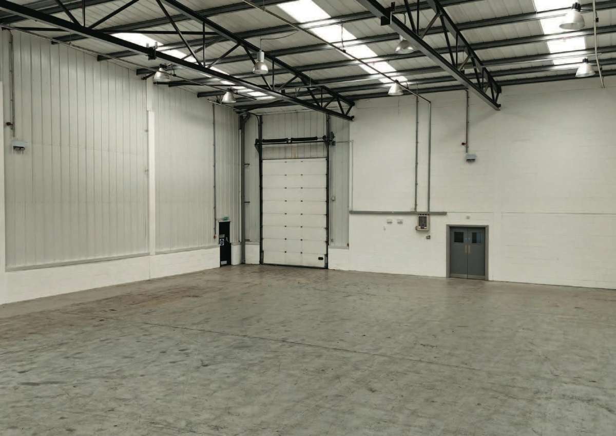Industrial Unit in Croydon - photo 2