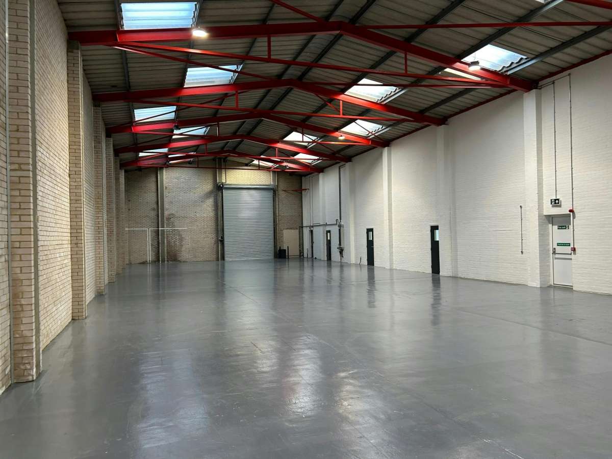 Industrial Unit in Coulsdon - photo 2