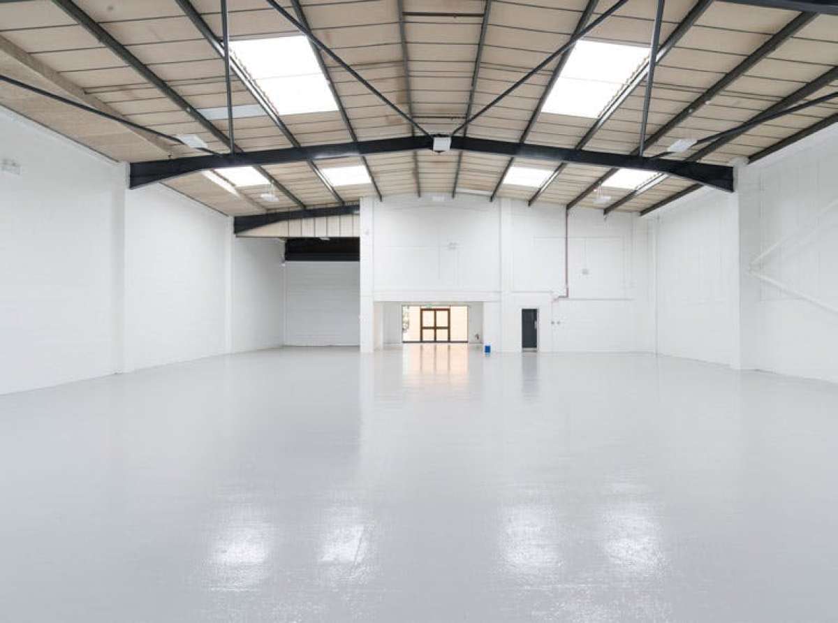 Industrial Unit in London - photo 2