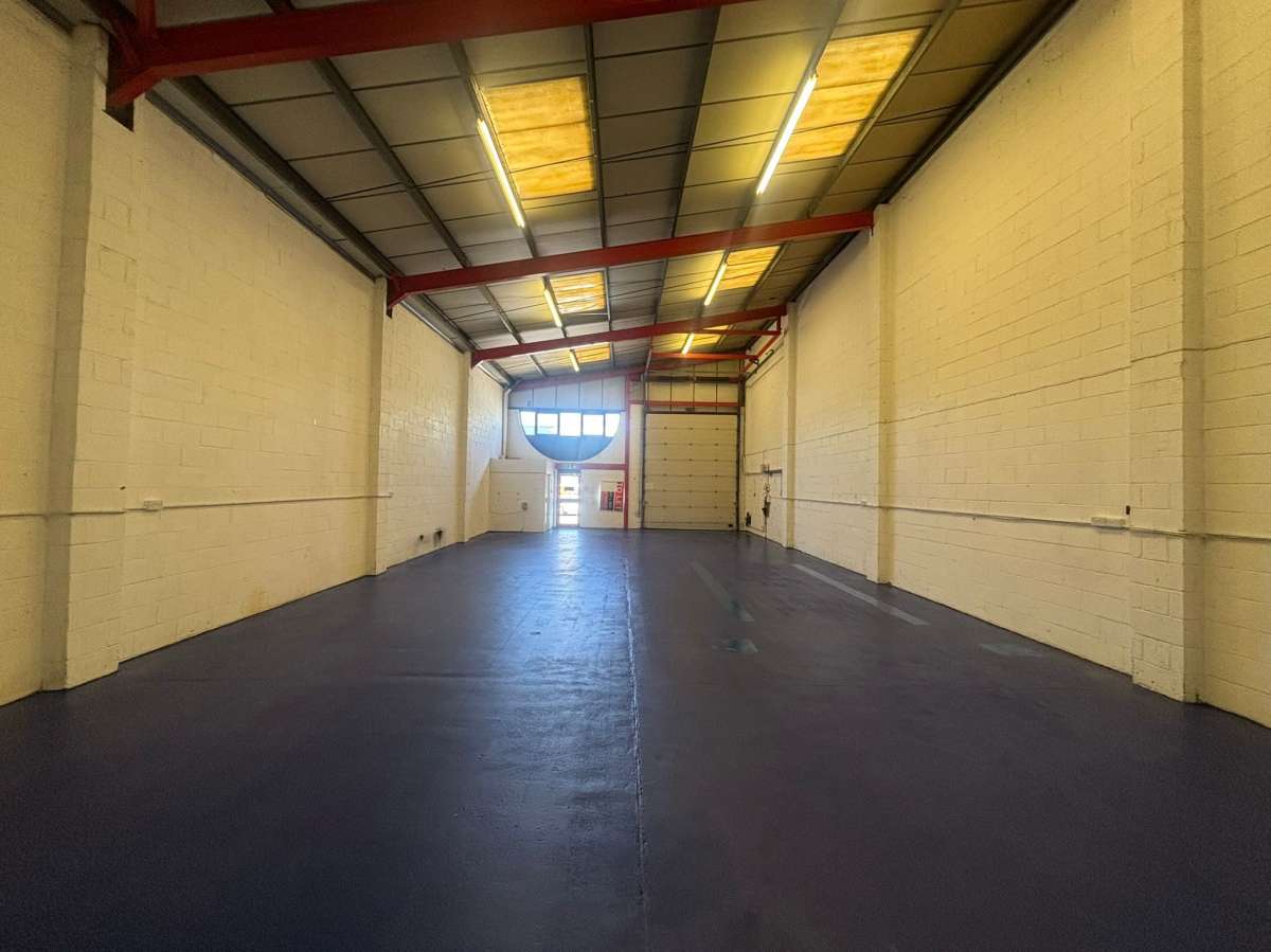 Industrial Unit in Letchworth Garden City - photo 3