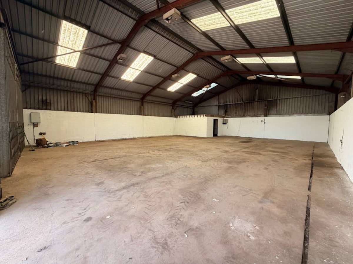 Industrial Unit in Bordon - photo 3