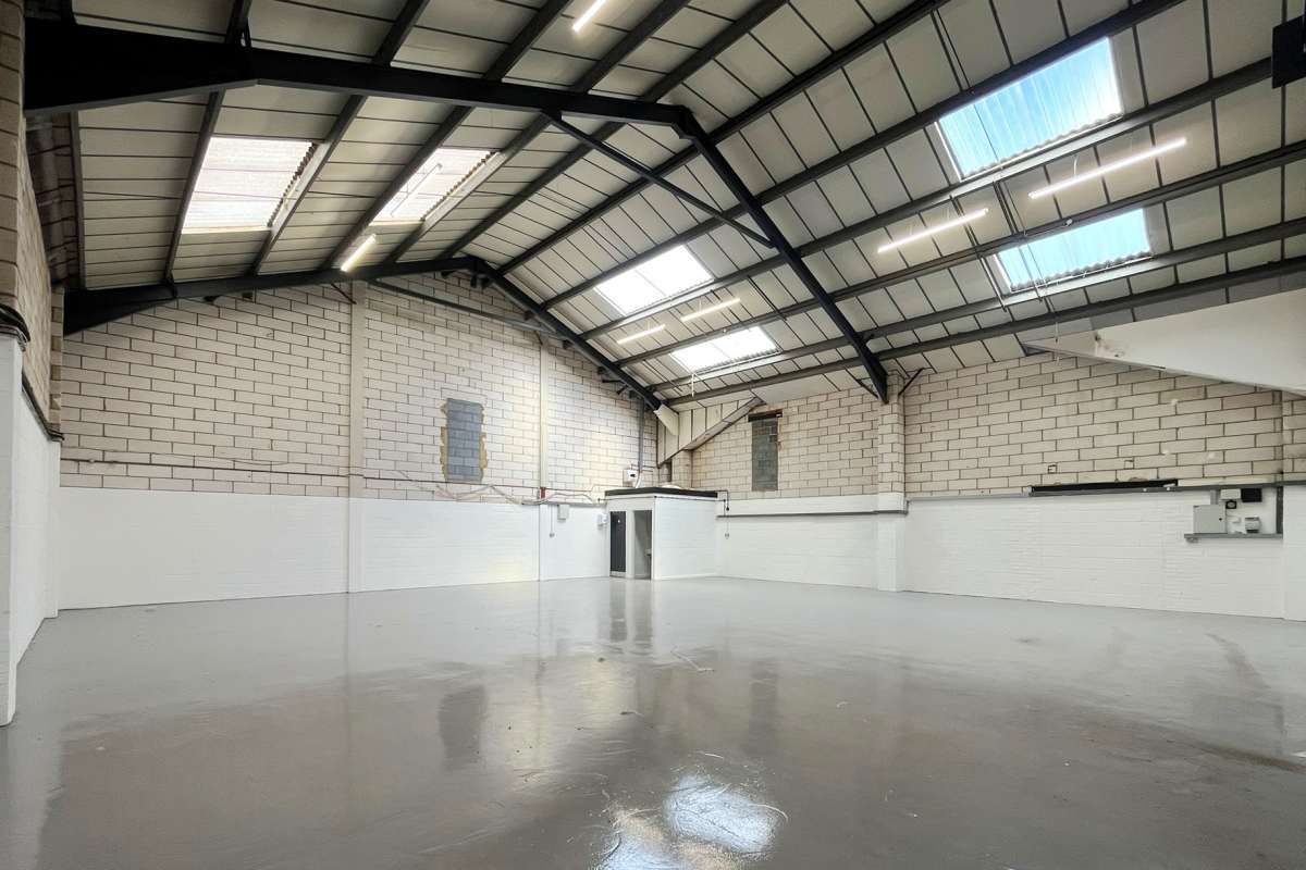 Industrial Unit in South Woodham Ferrers - photo 3