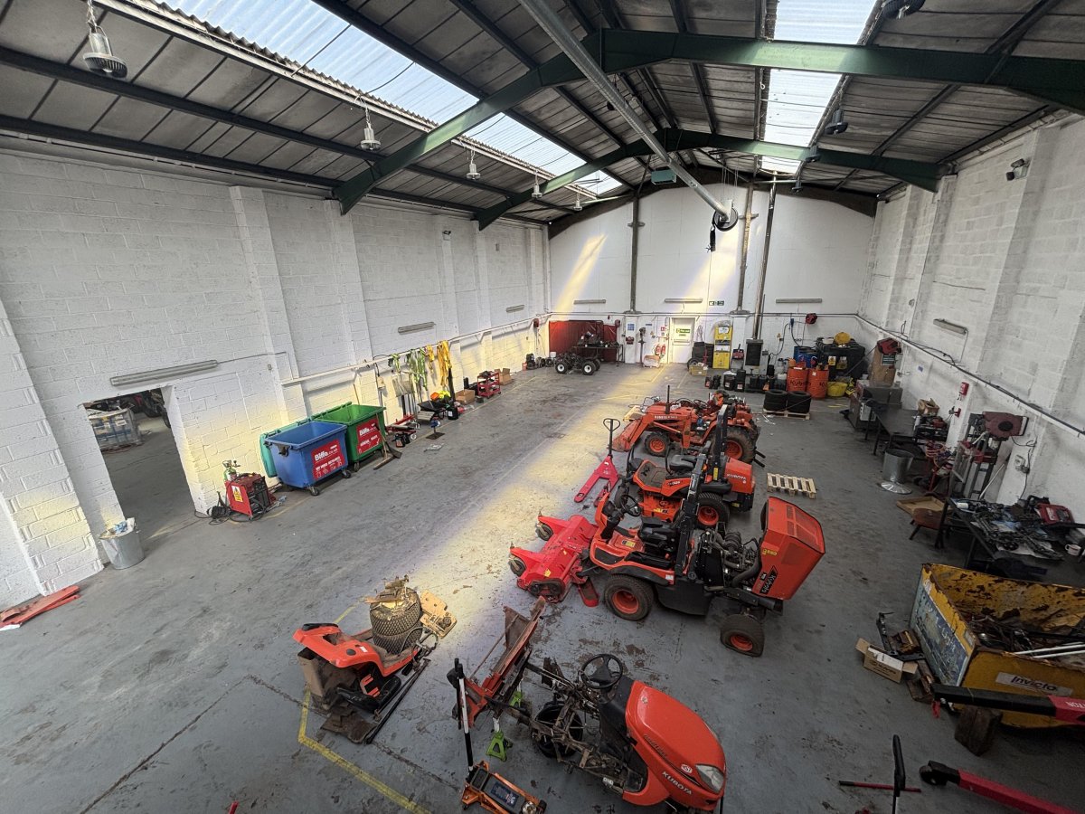 Industrial Unit in Wellington - photo 2
