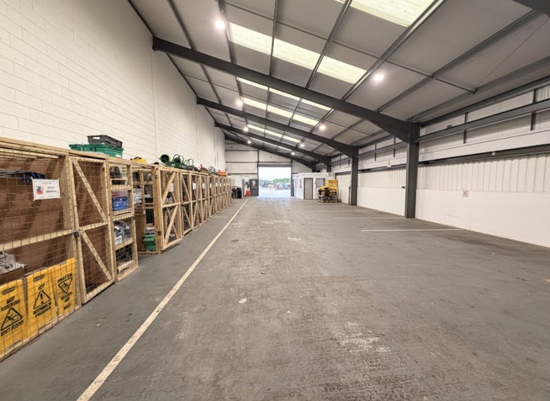 Industrial Unit in Farnham - photo 3