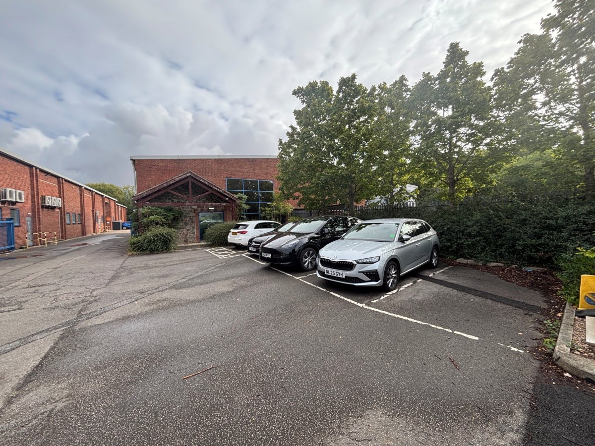 Industrial Unit in Leicester - photo 4