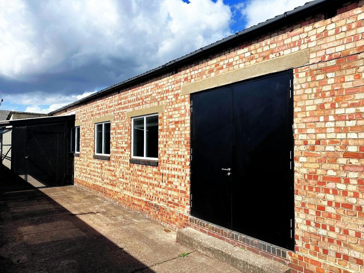 Industrial Unit in Bethnal Green, London - photo 2