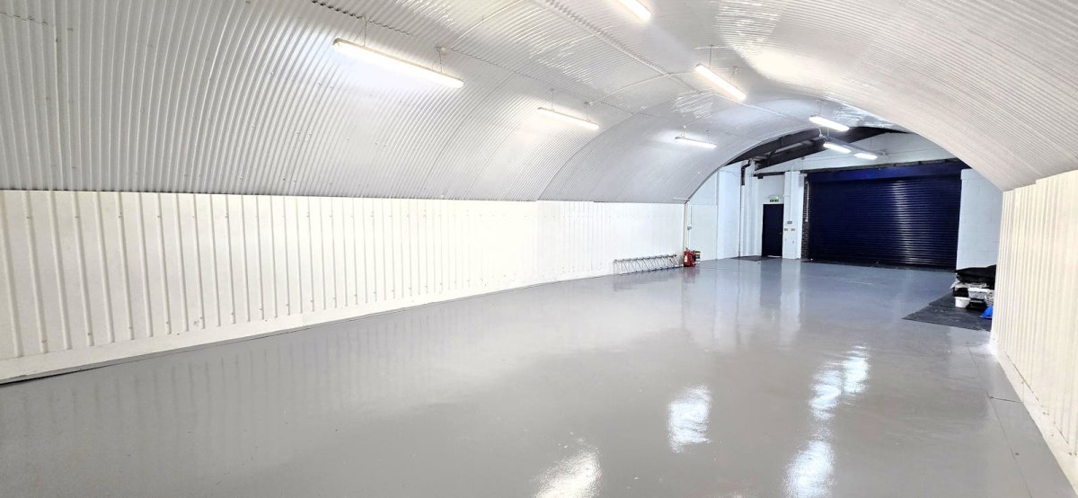 Industrial Unit in Hackney, London - photo 3