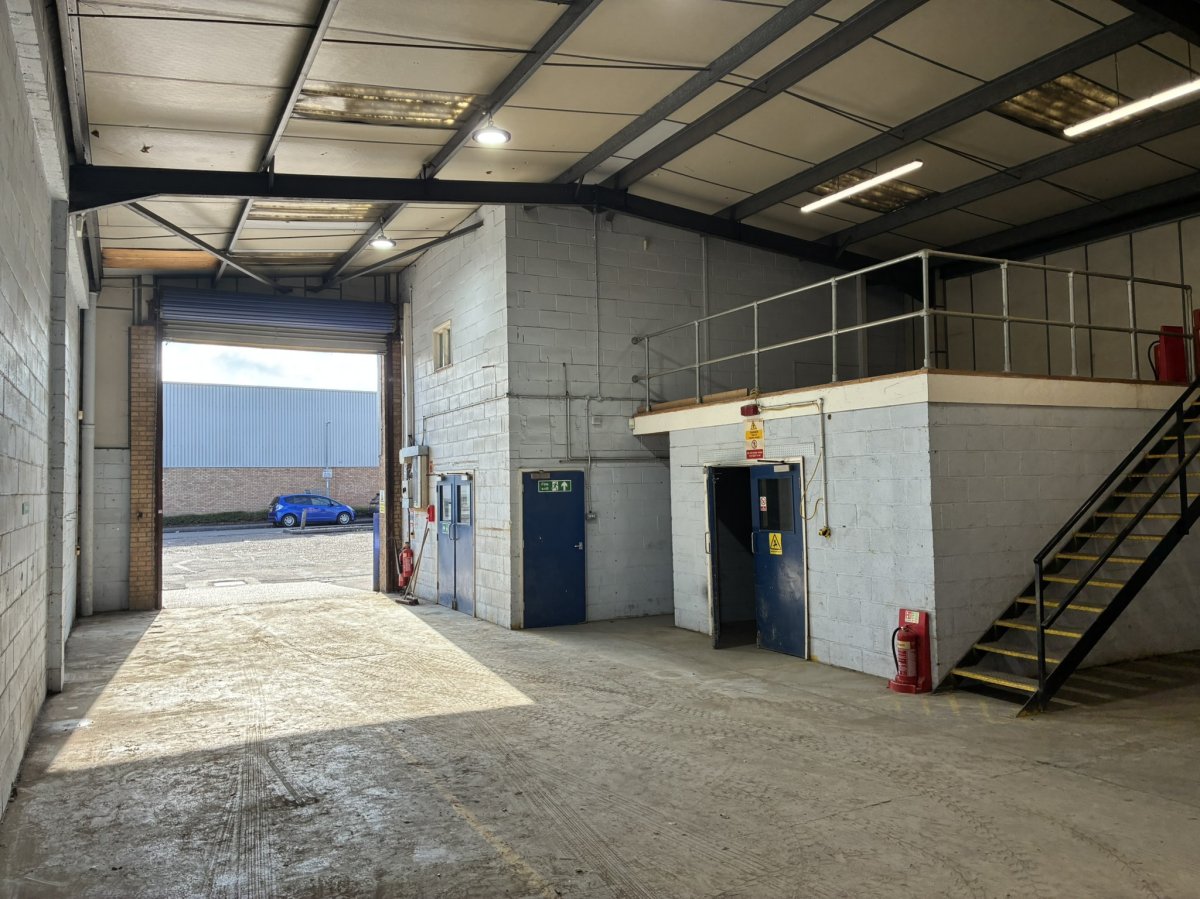 Industrial Unit in Cambridge - photo 3