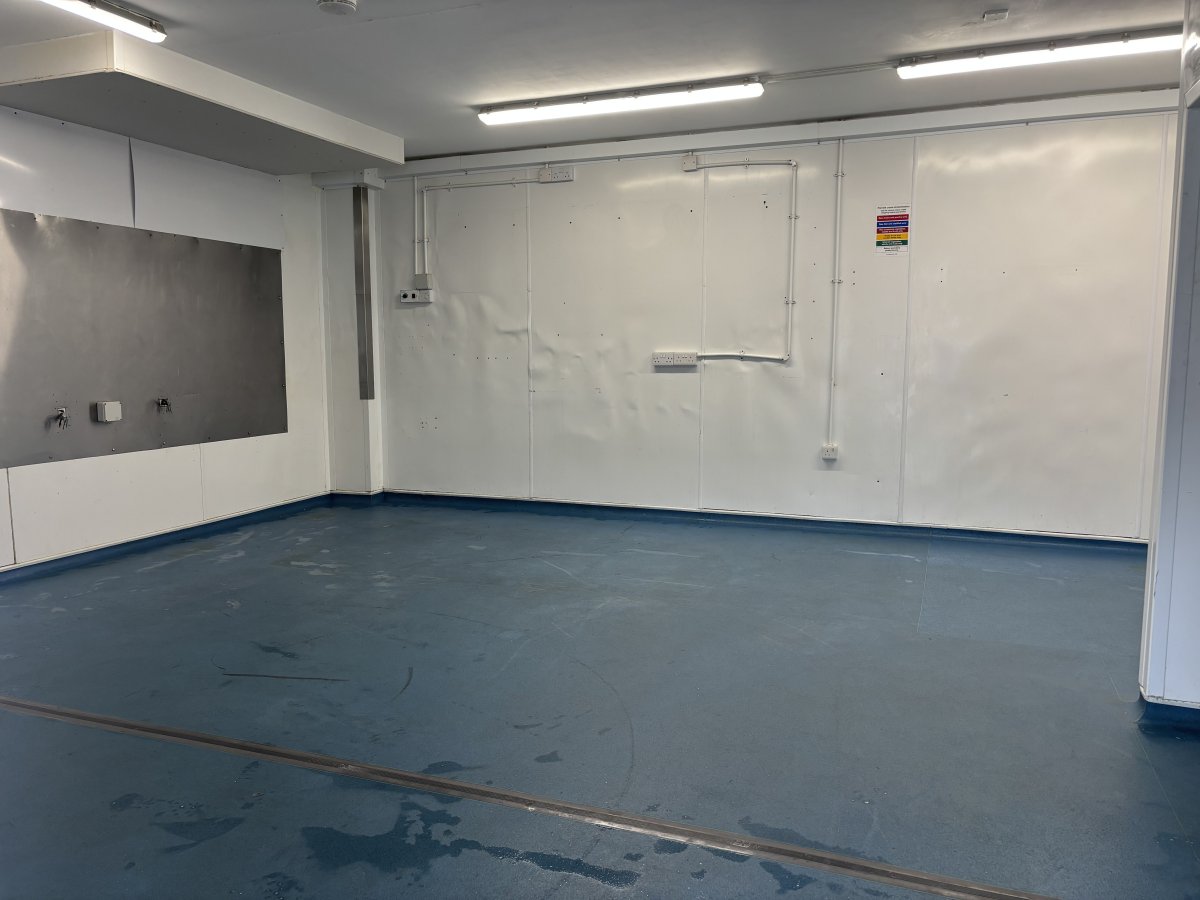 Industrial Unit in Lincoln - photo 4