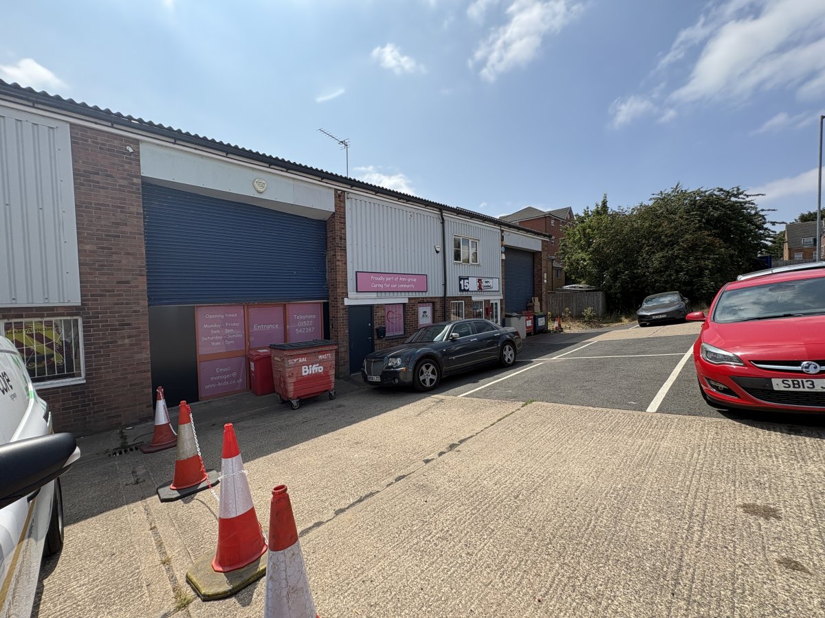 Industrial Unit in Lincoln - photo 2