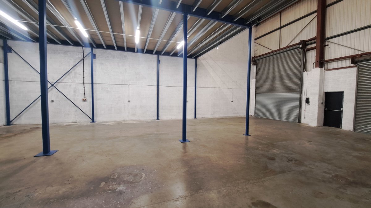 Industrial Unit in Bedford - photo 3