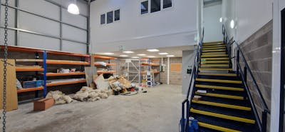 Industrial Unit in Southampton - photo 2