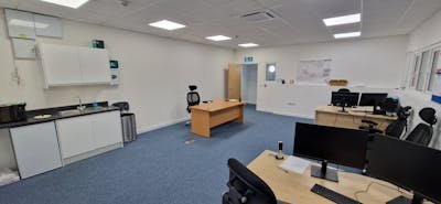 Industrial Unit in Southampton - photo 3