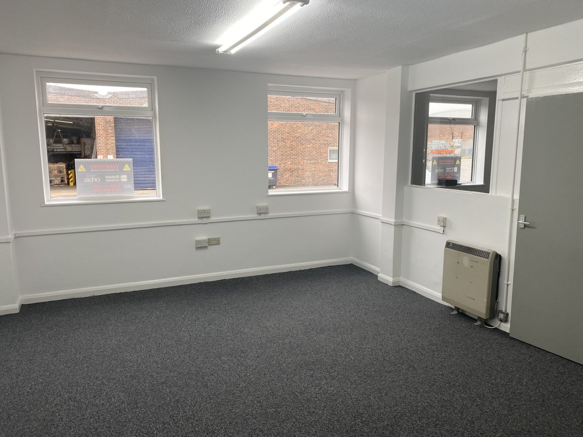 Industrial Unit in Littlehampton - photo 3