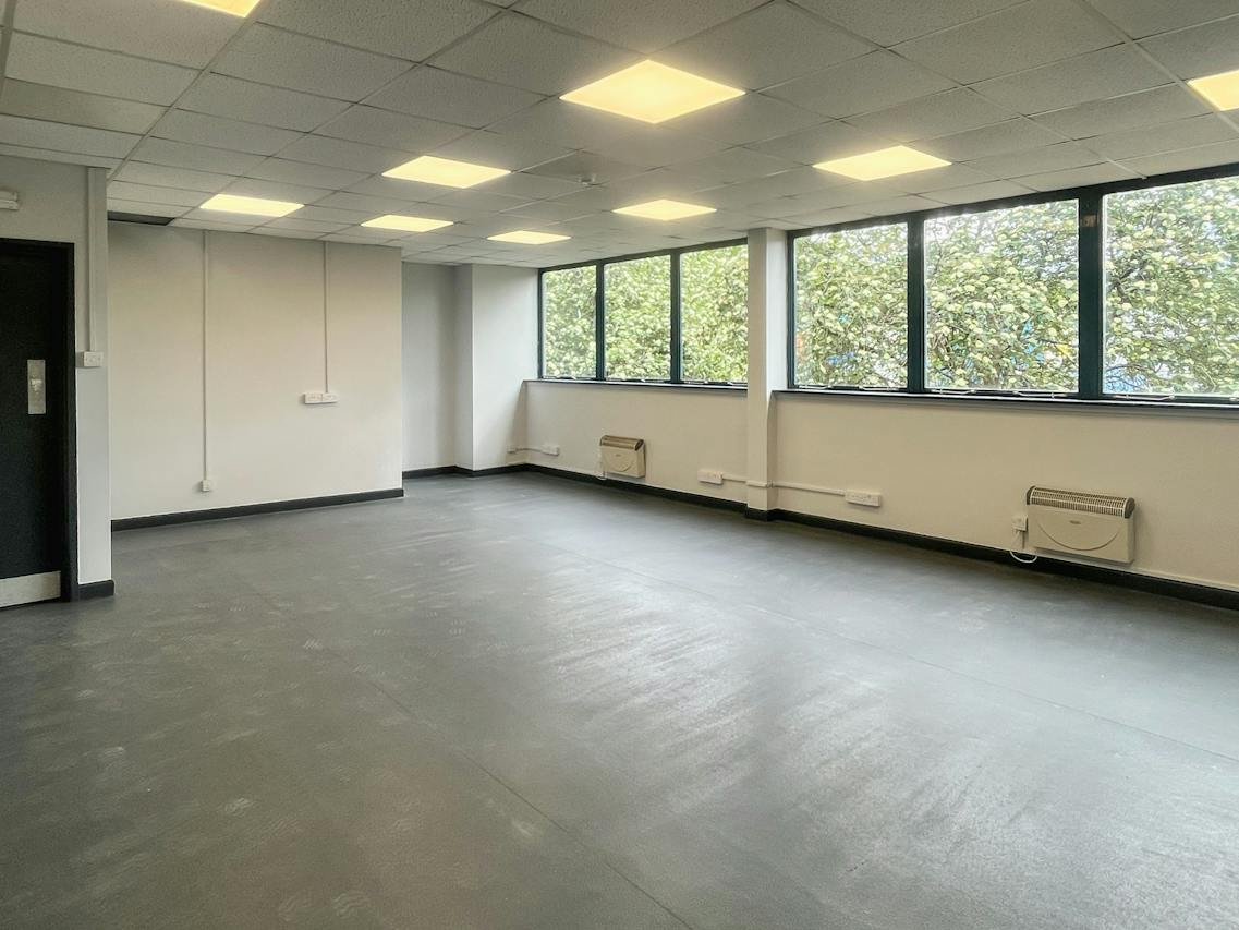 Industrial Unit in Totton - photo 3