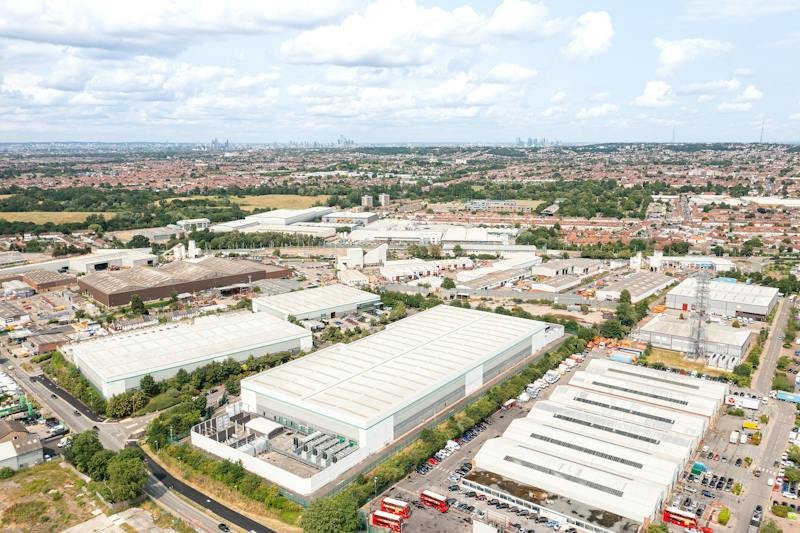 Industrial Unit in London - photo 2