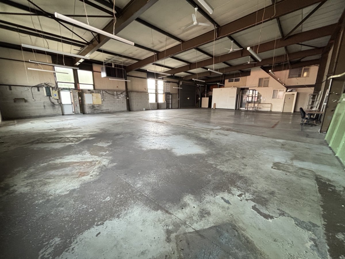 Industrial Unit in Bradford - photo 3