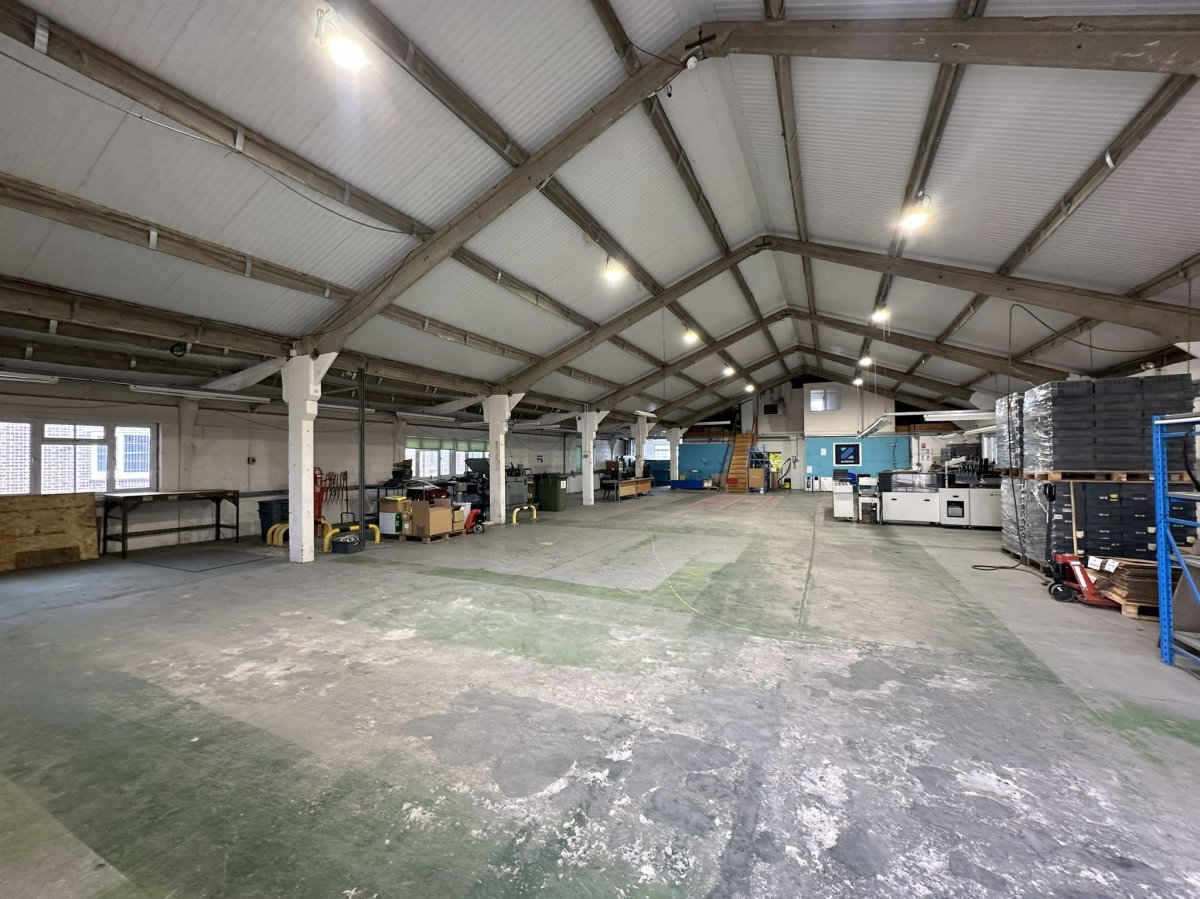 Industrial Unit in Eastbourne - photo 3
