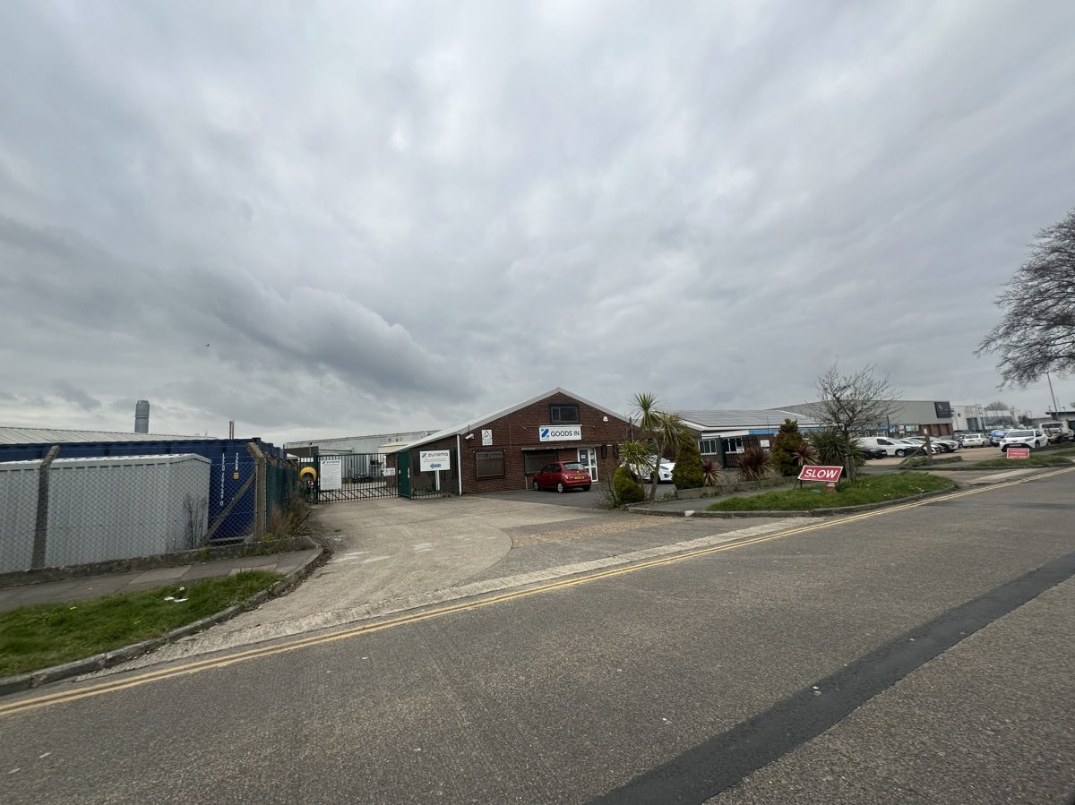 Industrial Unit in Eastbourne - photo 4