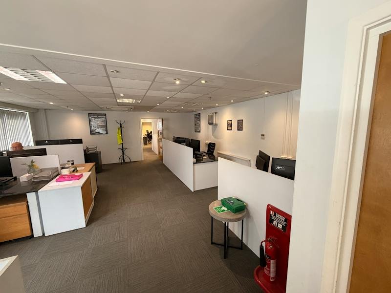 Industrial Unit in Petersfield - photo 4