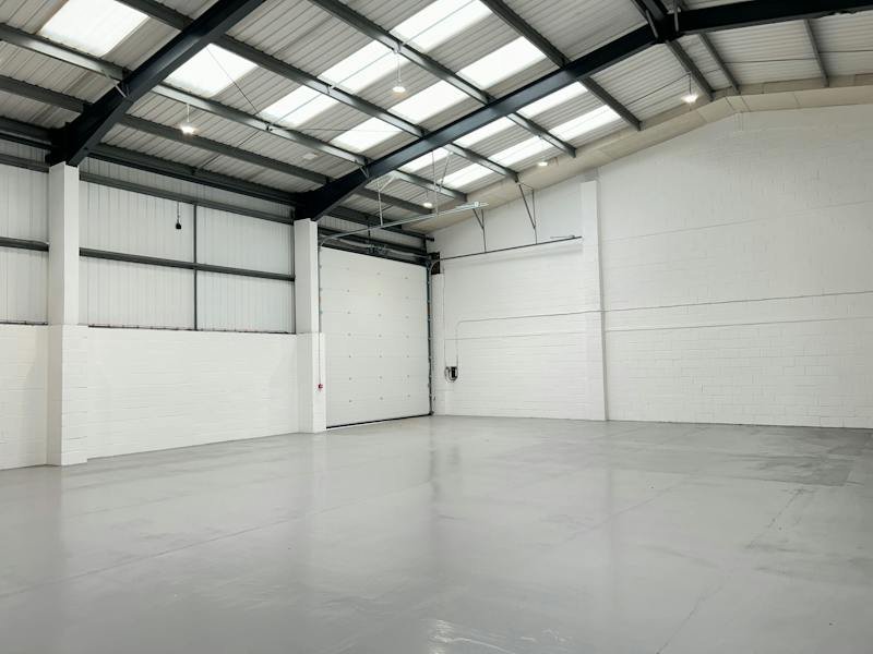 Industrial Unit in Thatcham - photo 3