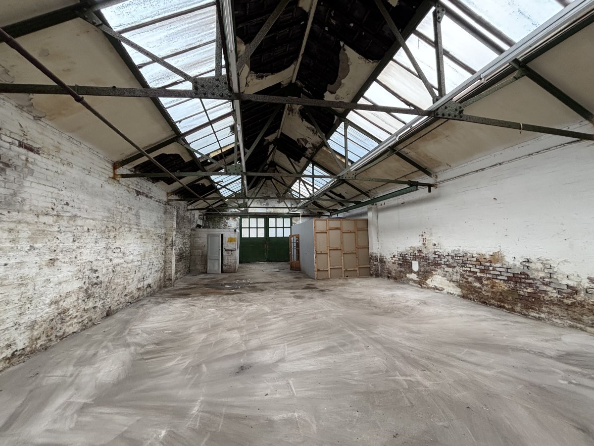 Industrial Unit in Halifax - photo 2