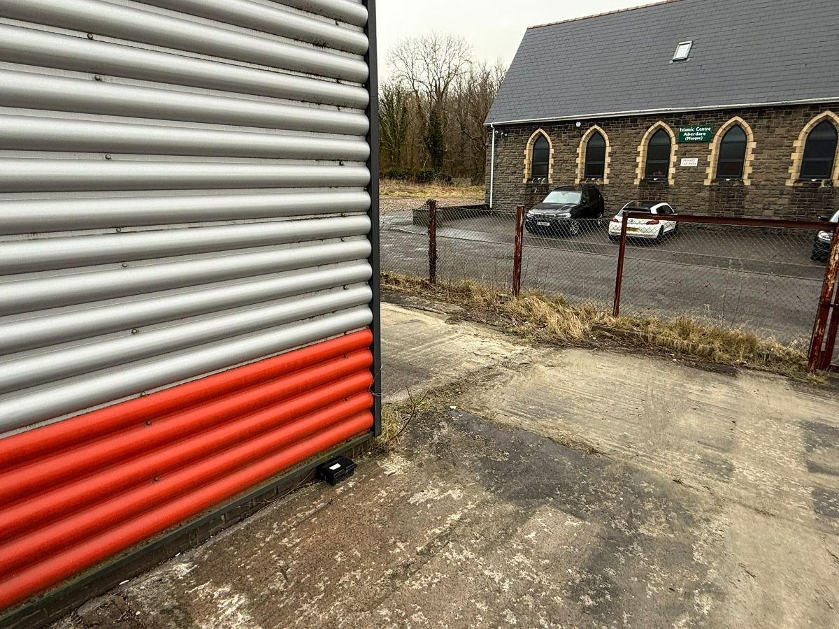 Industrial Unit in Aberdare - photo 4