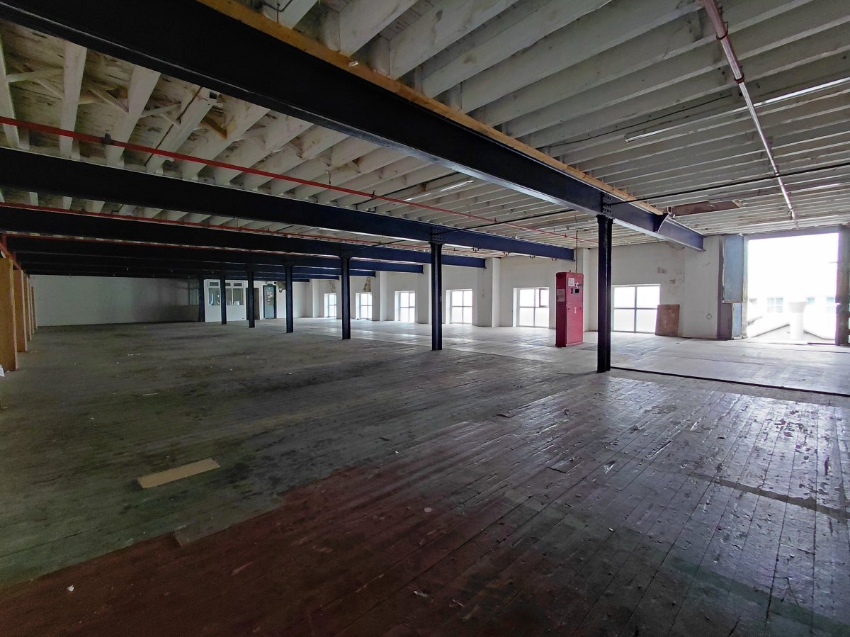 Industrial Unit in Bradford - photo 3