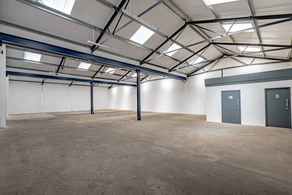 Industrial Unit in Boston - photo 3
