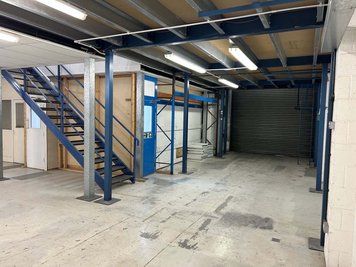 Industrial Unit in Nuneaton - photo 2