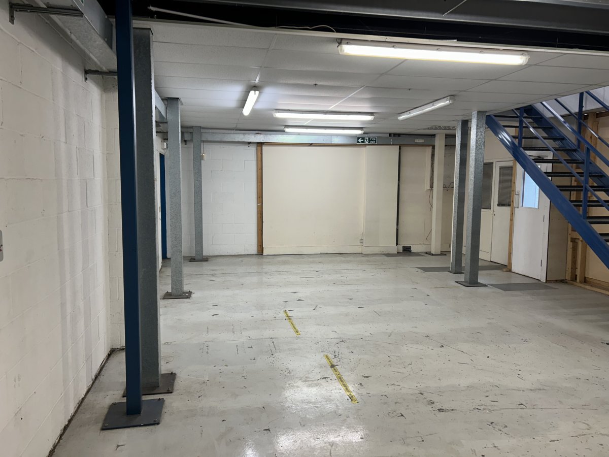 Industrial Unit in Nuneaton - photo 3