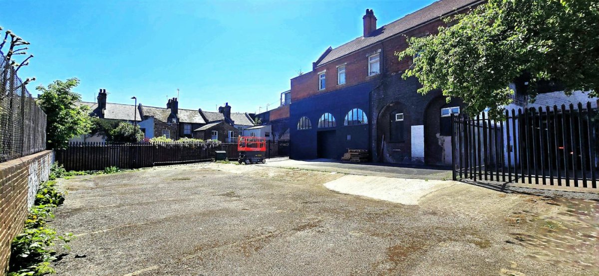 Industrial Unit in Hackney, London - photo 4